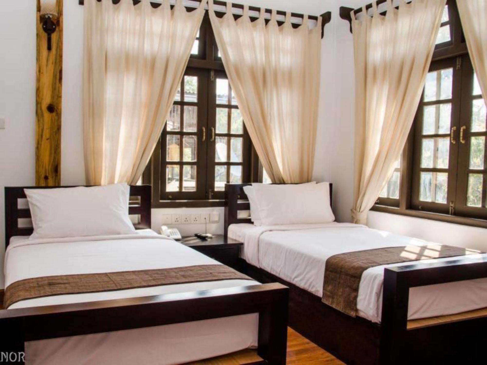 The Manor Hotel Nyaung Shwe Εξωτερικό φωτογραφία